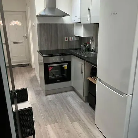 Modern Studio Flat With Free Parking Langley Marish Exterior photo