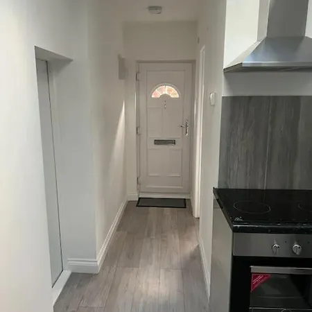 Modern Studio Flat With Free Parking Langley Marish Exterior photo