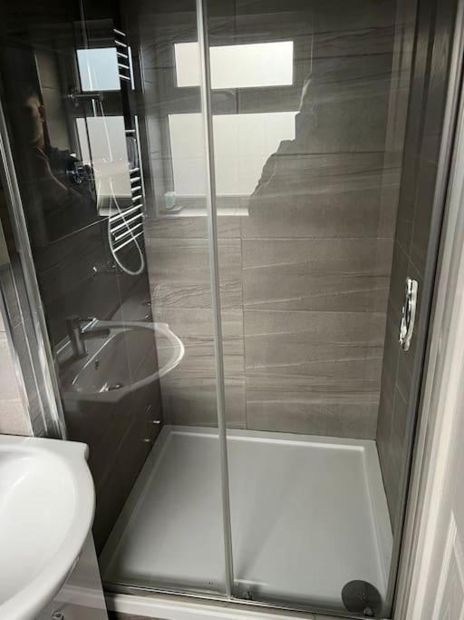 Apartment Modern Flat With Free Parking Langley Marish